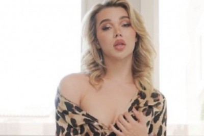 Emma Rose WINS the Most Trans Awards at the 2021 Fleshbot Awards