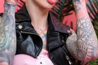 Sasha Beart Turns Hookup Hotshot in the Piss Olympics